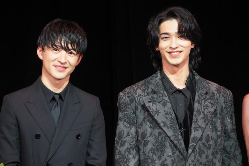 exnews24's tweet photo. 【記事】横浜流星のたたずまいを佐野玲於が絶賛「普段近くにいる僕でも惚れ惚れする」#GENERAIONS

「わかっていても the shapes of love」配信直前プレミアイベント
https://t.co/NyAqTDNUXy https://t.co/yfHpury6rQ