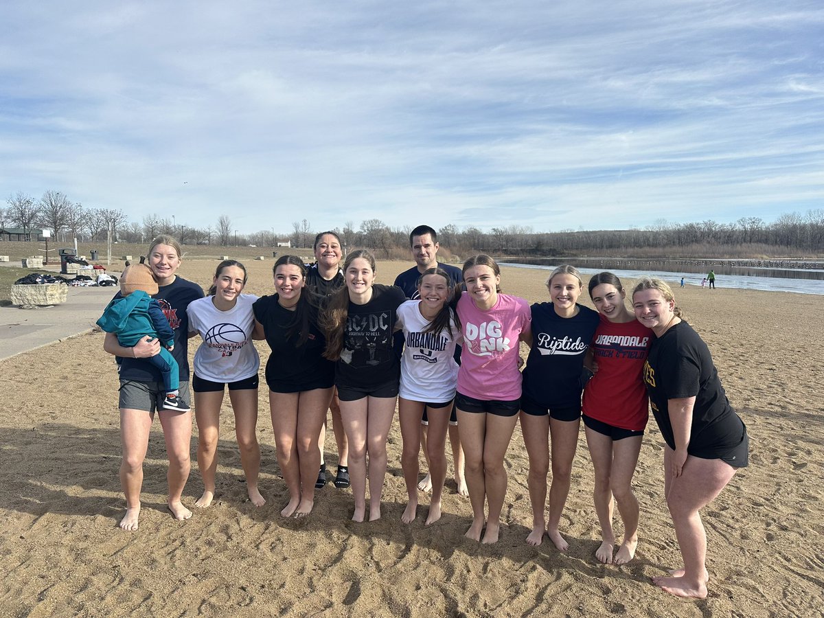 JHawkGBB's tweet photo. Thanks @soiowa for hosting the Polar Plunge this morning! We will let you know when we thaw out! Nice day, icy water! 

📸 Before, during, and after! 

Go J-Hawks! 💙🏀❤️ https://t.co/DVJNfcOeGW