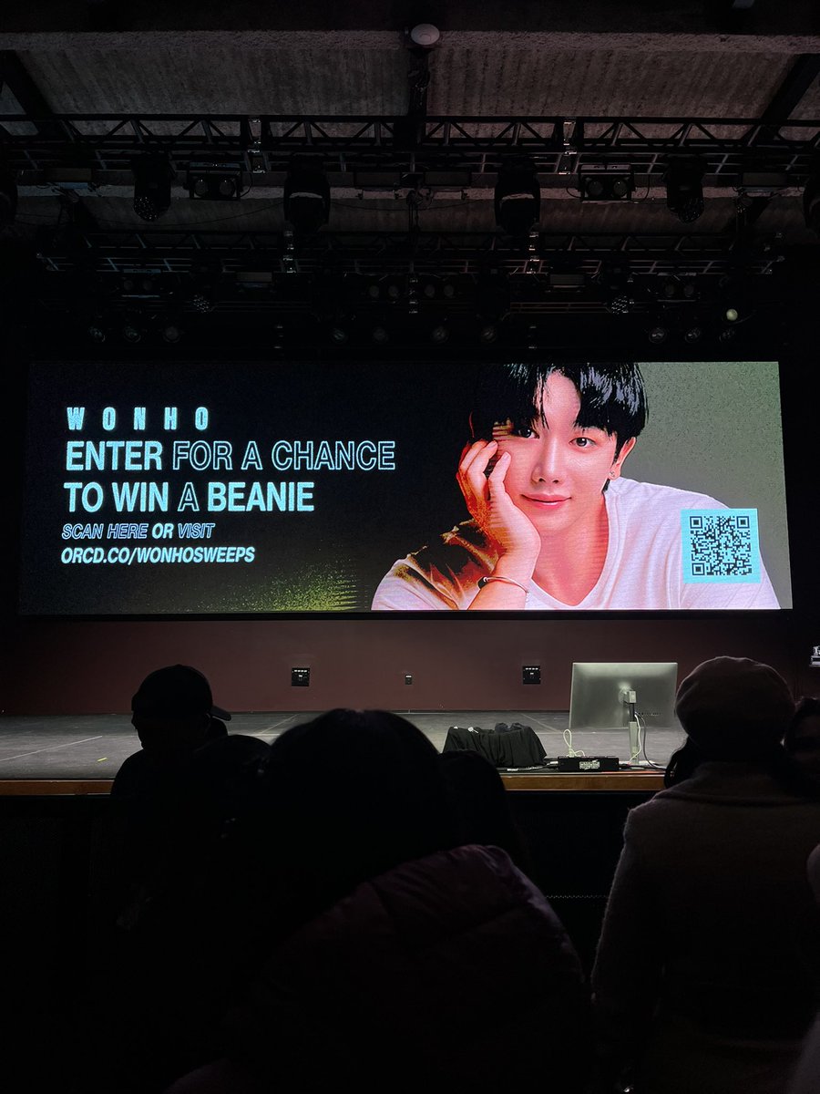 yeoheony's tweet image. The reunion I’ve been waiting for 💙#WonhoinChicago