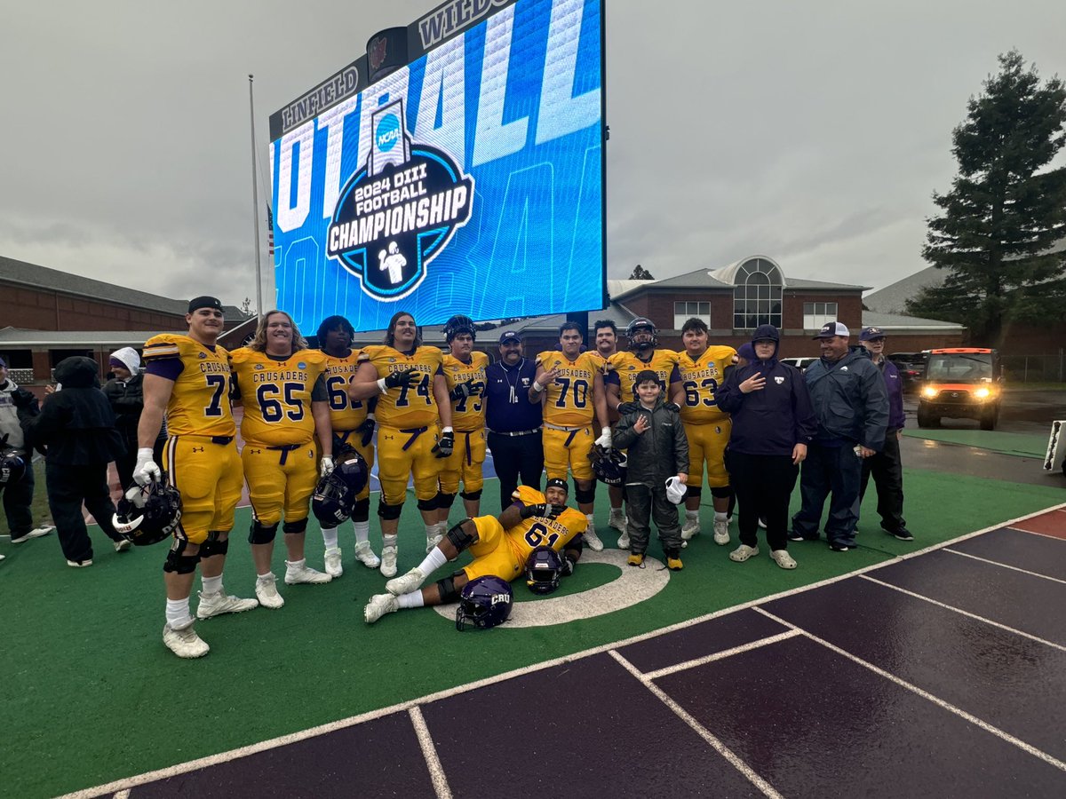 Thank you to all the families and fans that made the long trip out to Oregon! On to Rd. 4. #RoadDogs #GoCru ⚔️