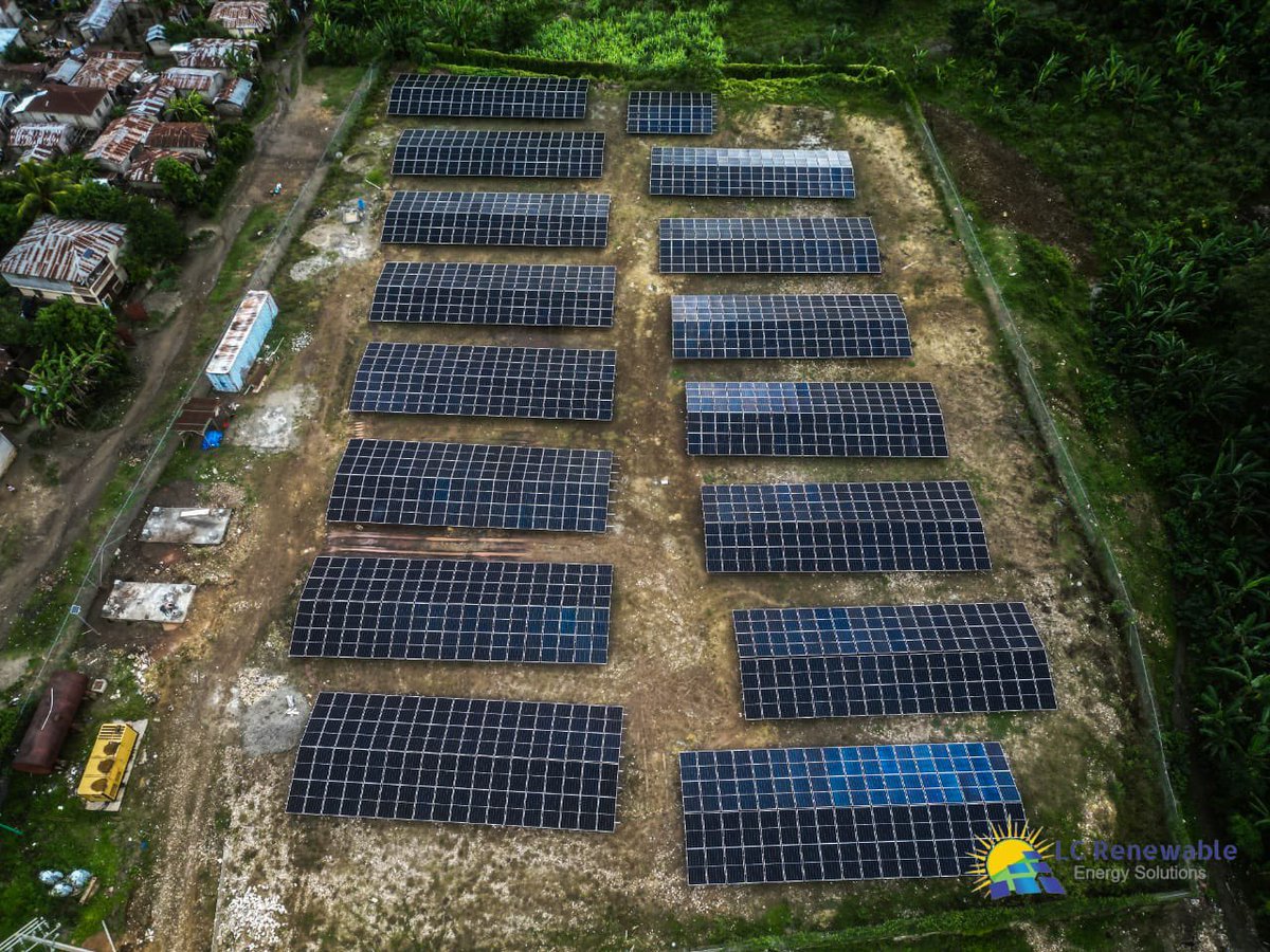 calixev's tweet photo. La centrale solaire photovoltaïque de Dondon, située dans le Nord, prend forme avec l’installation de 1 140 panneaux solaires. https://t.co/j4hbUWo725