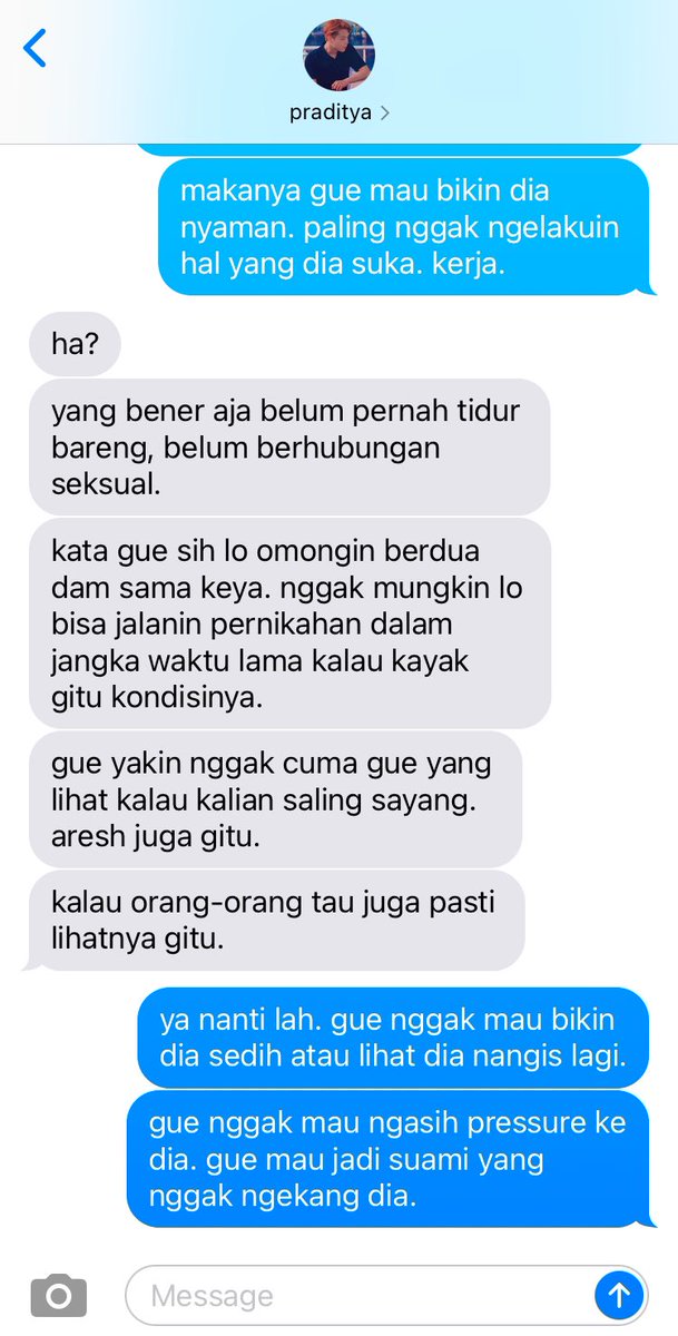 kisserkook's tweet photo. 3. damar pov: nggak bilang sudah nikah di kantor. https://t.co/IcmvW6parL