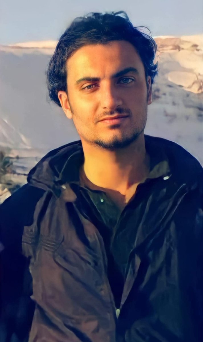 يا شباب هي صورة أخي 
وديع عباس 
من ال٢٠١٣ أجانا خبر إنو بصيدنايا 
كرمال الله عمموا صورتو 
يا رب يارب 
#صيدنايا #ردع_العدوان #سوريا_تتحرر