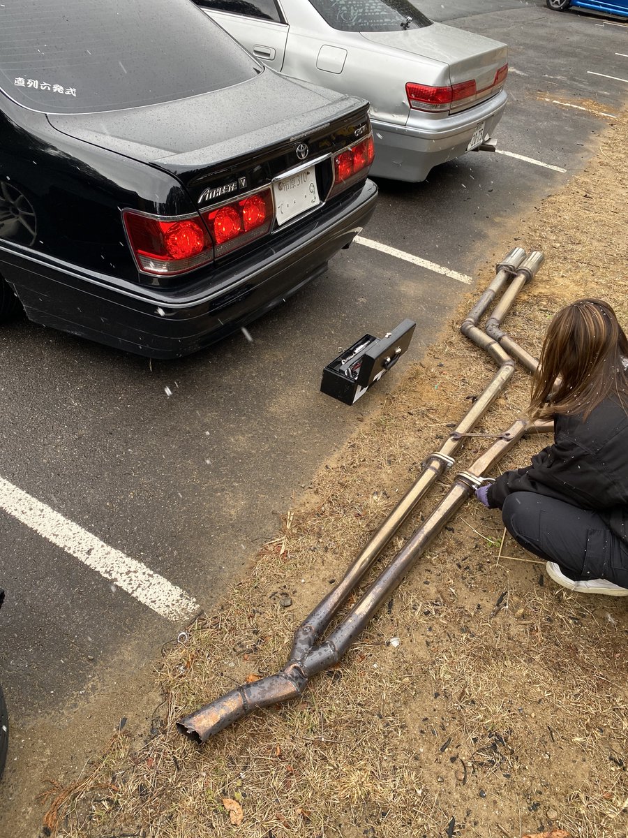 take_17v's tweet photo. いよいよきましたバレット走

走る前から作ってもらったマフラーマンホールに引っ掛けて使い物にならなくなりました

腹下でも楽しみますわよ

#BARRETT走 https://t.co/ASUe08flkE