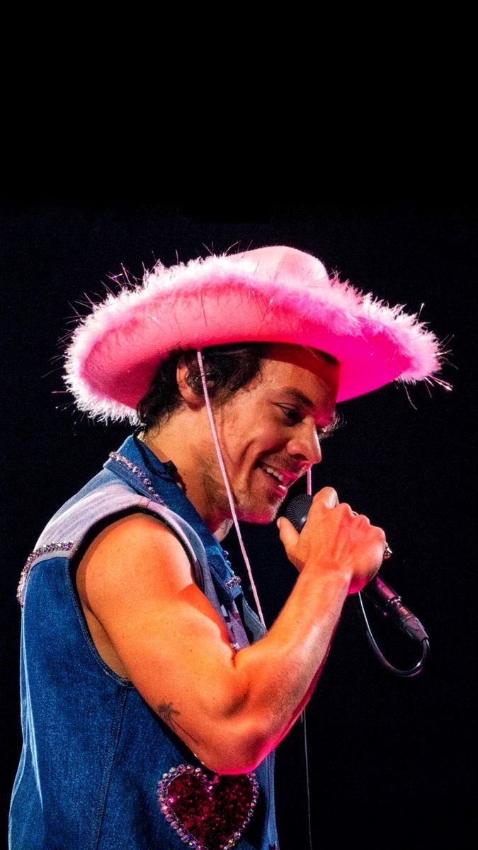 rhonda_ree's tweet photo. My to faves in cowboy hats
#NiallHoran #Harry Styles https://t.co/2xUsJZyAK0