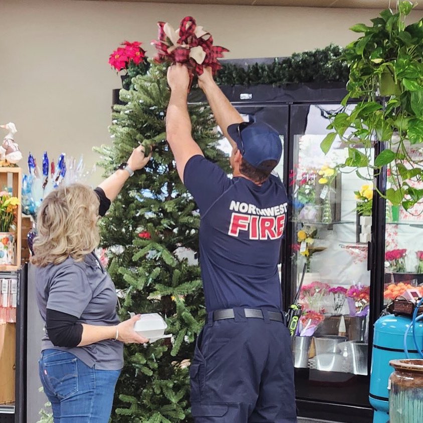 NorthwestFire's tweet photo. Captain Storms going above and beyond! His crew is happy to report that the Holiday spirit is officially here! 🎄

#TisTheSeasonTo #SaveLives #ProtectProperty &amp; #CareForOurCommunity https://t.co/nnk4Zi8Qvb