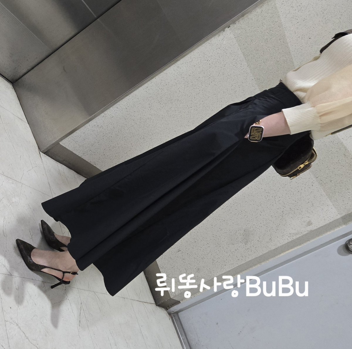 날씨가 추워졌네요
오늘 일요일 5시이후 시간 괜찮으신 부커님
따뜻한차도 좋고 맛있는 저녁도 좋고요
여자분들 의견에 따라서 다음진도 나아가도 좋아요^^
저희는 9단계 선호합니다
지역은 반포구 장소는 조율가능 합니다
디엠이나 ㄹㅇ 주세용
좋은 주말보내세요