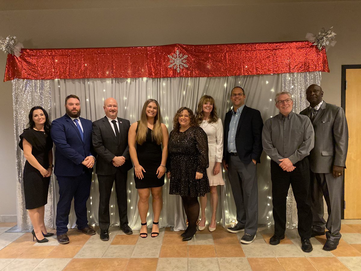 Congratulations Katelyn DeWitt on being named Female Athlete of the Year from Greater Flint Area Sports Hall of Fame! You are so deserving of this award and we couldn’t be more proud of you!