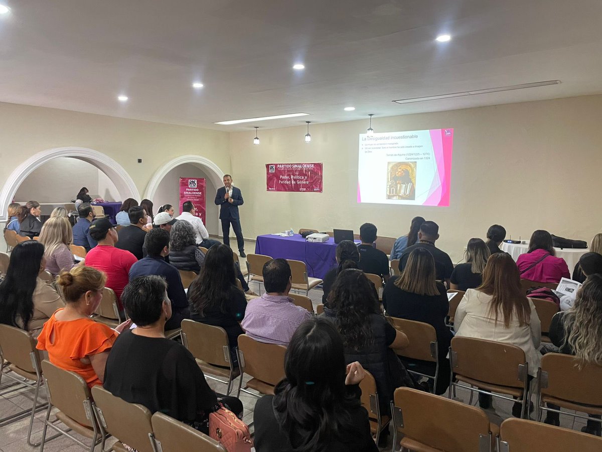 PartidoAhome's tweet photo. El @pas_mx en Ahome a través de la Secretaría de Asuntos de Género e Inclusión Social y en el marco del plan anual “Mujeres transformando la política”, llevó a cabo el curso:
“Poder, política y paridad de Género” impartido por: el Lic. Joel Salomón Avitia. @ElizabethChia_ https://t.co/lX8pfHzClZ