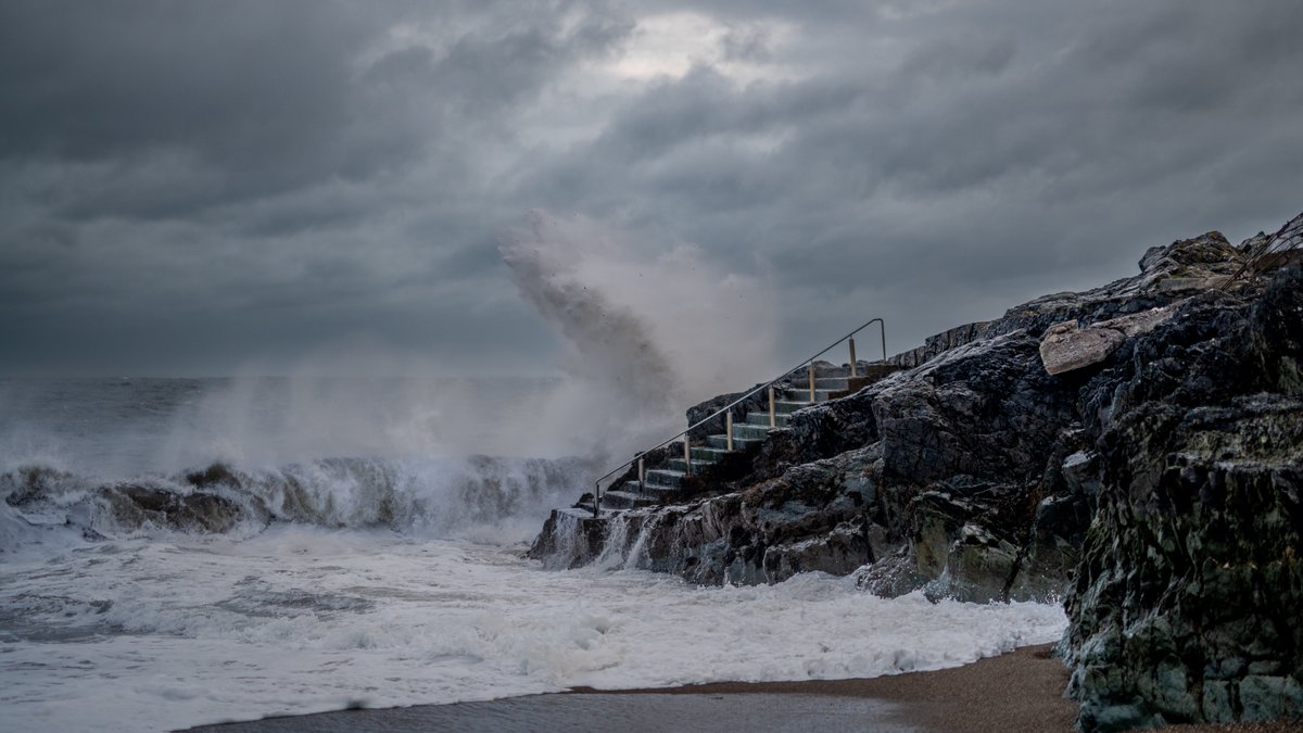 SeaStudio_ie's tweet photo. storm Darragh  #photoswimthesis #SeaStudio #IdeasThatFloat #stormdarragh https://t.co/u3vuqJcC3M
