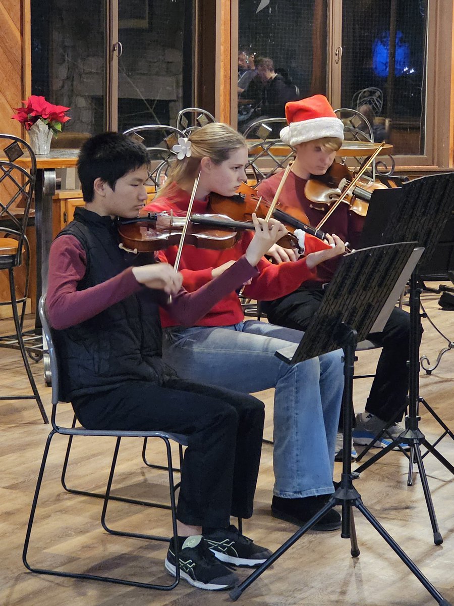 The <a href="/ihhs_gruber/">Andy Gruber</a> orchestra students are in small chamber ensembles spreading cheer all over the community!
Friday night, Eric, Ellie, Michael, Ryan, Ella, Rachel and Ava performed at the <a href="/cincynature/">Cincinnati Nature Center</a> Lights in the Forest. 🎶 ❤️ 🎄