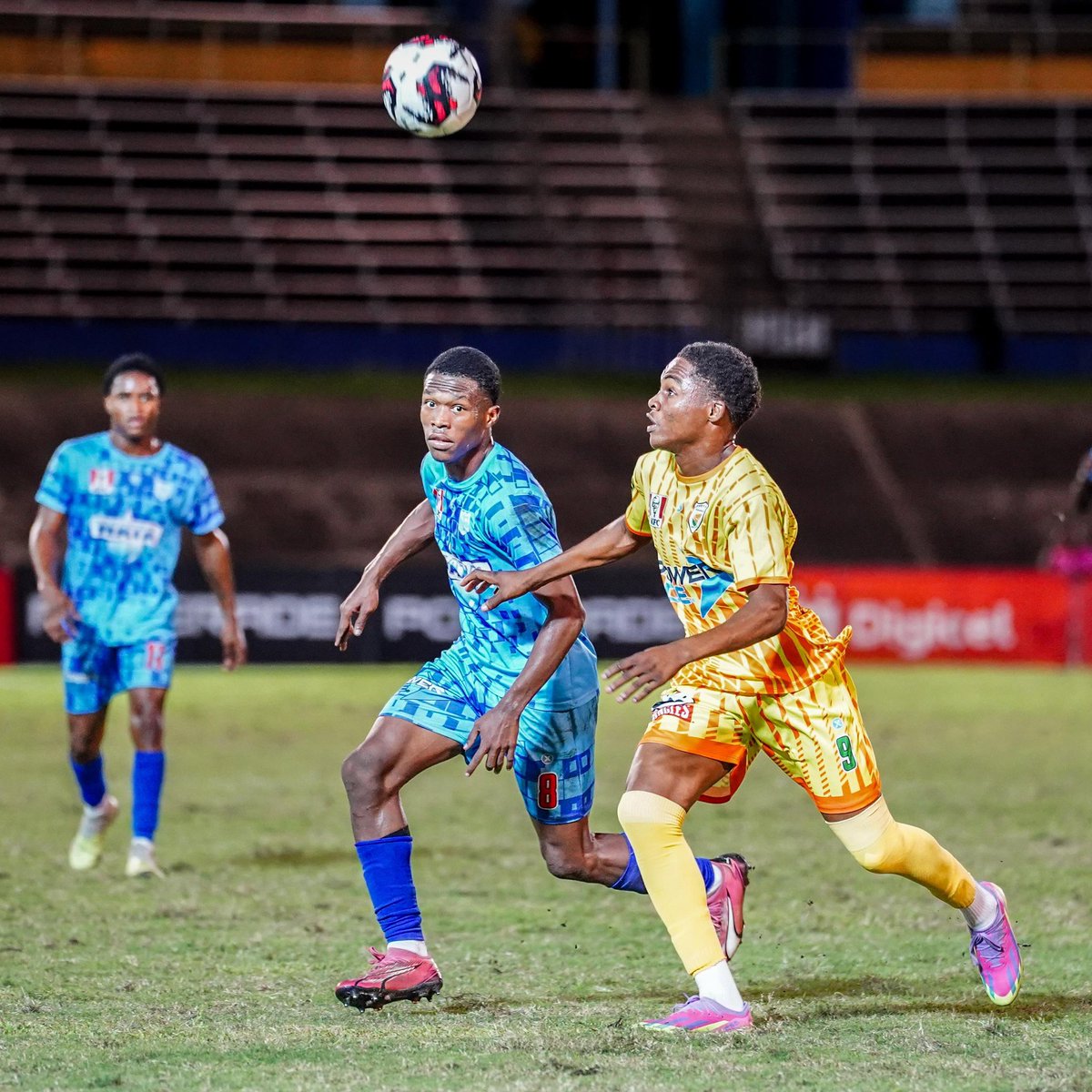 Stream876's tweet photo. 🔵⚡ Halfway there! McGrath High leads by 1 with 45 minutes to go 🏆🔥 Can the team stay locked in? 💪⚽ 

#McGrathHigh #DaCostaCupFinal #OneGoalCloser #issaschoolboyfootball https://t.co/Nz0b7mXA7G