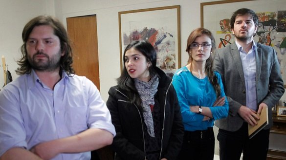 GradeGeorge's tweet photo. Los nuevos ricos chilenos ... 

@GabrielBoric @gonzalowinter @GiorgioJackson @camila_vallejo ...

P I C A N T E S  !!!!!

Seguimos ... https://t.co/SmETSsyF9z