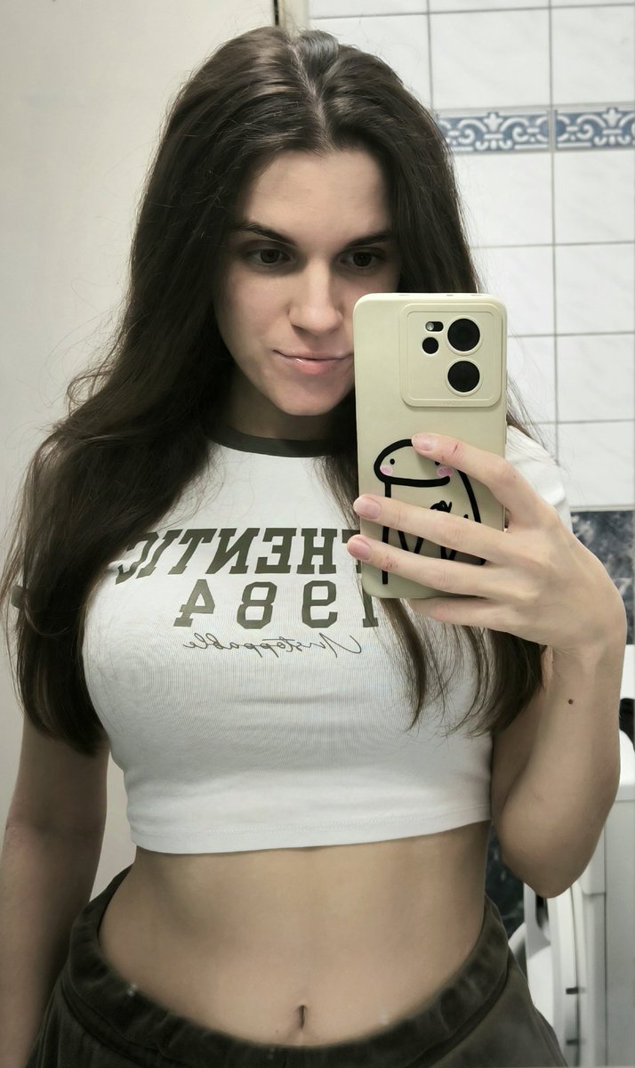 nnatasa02's tweet photo. hétfőn névnapi stream ✨ https://t.co/QjTtx2HHBV