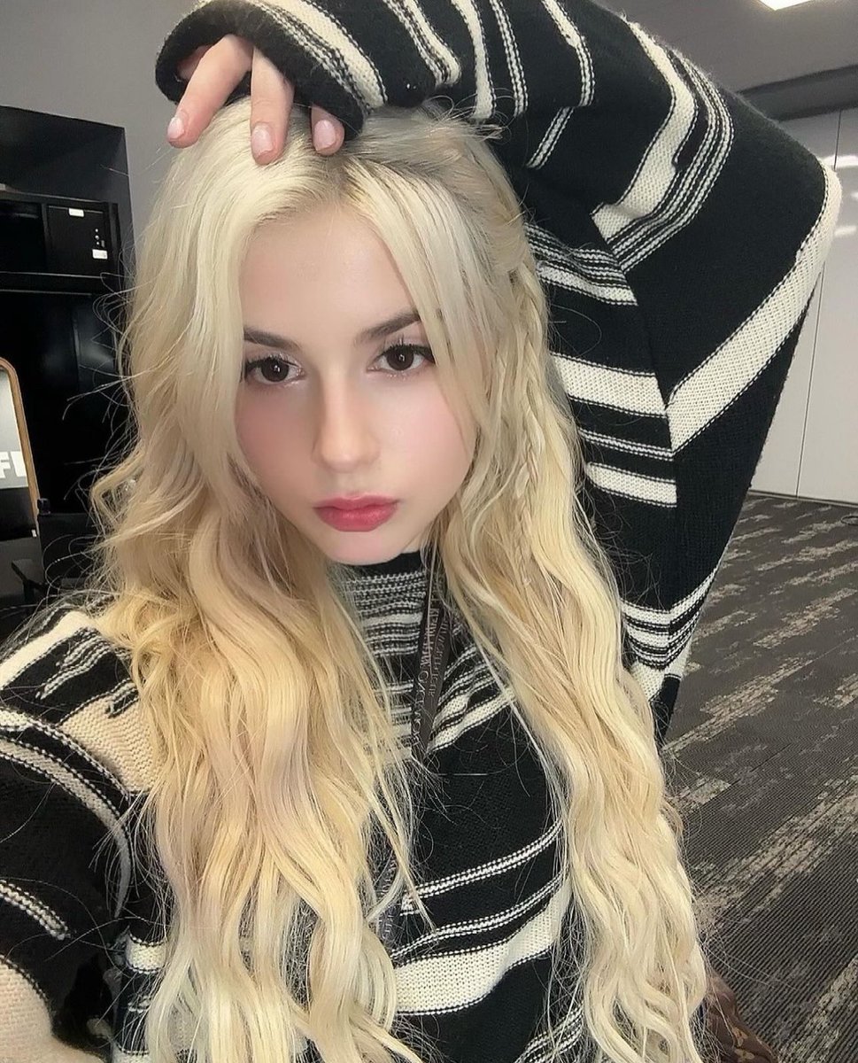 L2KBRASIL_'s tweet photo. 🚨| Se vc passou por esse post deixe seu comentário em apoio a KG, mesmo não sendo do fandom vamos apoiar ela pq no gume merece ser submetida a esses tratamentos

• 1-20
• 7 Cores 
• 6 nomes 

#FightingforVCHA
#WeLoveYouKG
#AlwaysWithKG https://t.co/XW2tmqeKzK