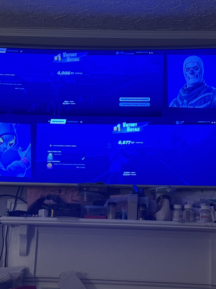 misterknits's tweet photo. First ever #Fortnite split screen win with my son!!! @epicgames https://t.co/wEDi0HCuAD