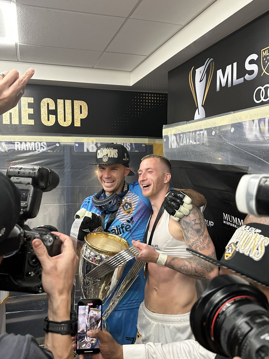 tombogert's tweet photo. Marco Reus and John McCarthy celebrating MLS Cup https://t.co/EGyrRcZt8C