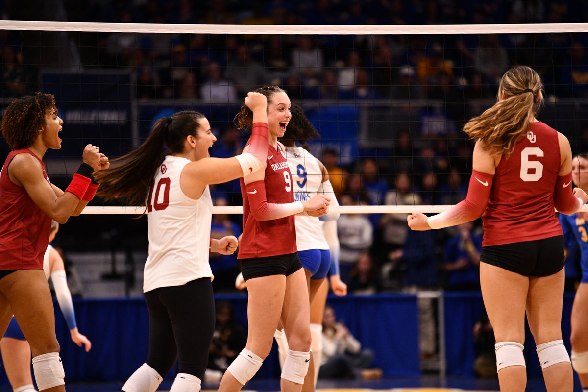 OU_Volleyball's tweet photo. STILL IN IT!

S1 | OU 24, PITT 24 https://t.co/eIikF3wyth