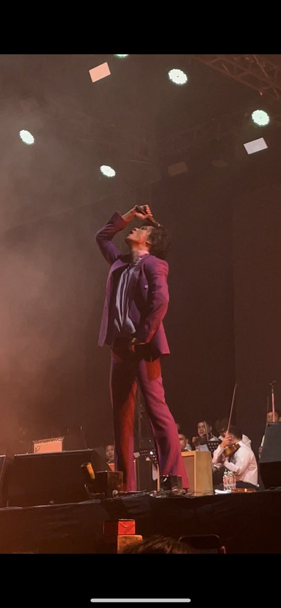 hipopofamous's tweet image. Tria tuh emang cakep bangeeett masyaAllah 😭🤲
Hanya saja keburikan hp gua gabisa menangkap kegantengannya
#20tahuntangguh #thechangcuters