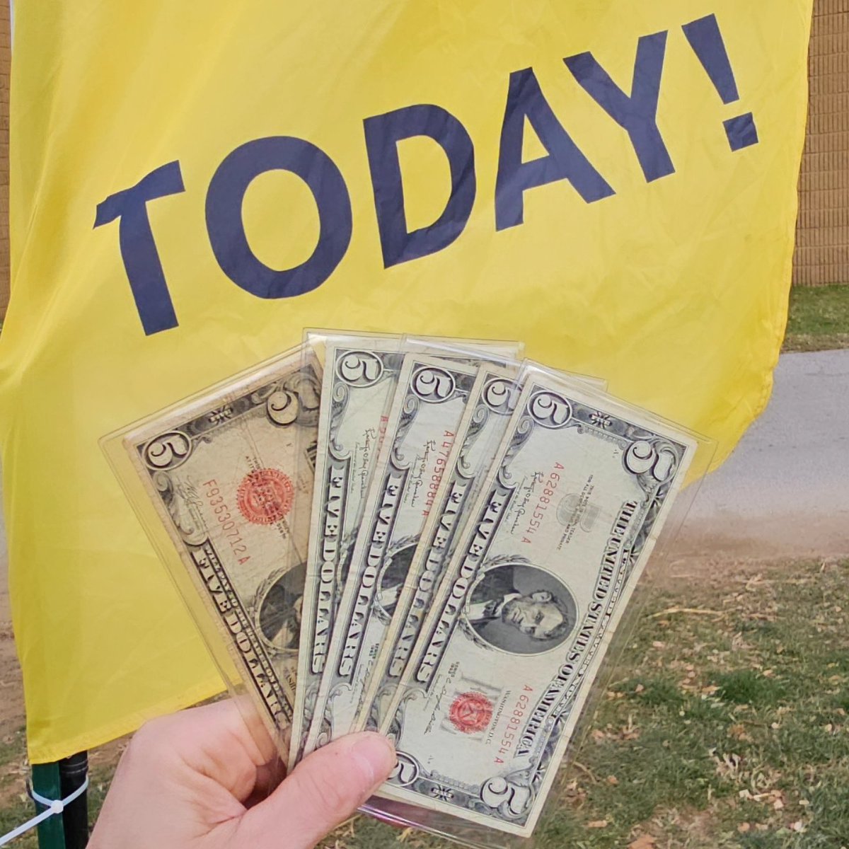 Chris_Roell's tweet image. Today was the day! I drove
my little Sparky car up to the Baltimore Stamp &amp;amp; Coin Show in Timonium, MD &amp;amp; came away with some red seal $5 dollar bills, a nice toned 1974-S Proof Eisenhower Dollar &amp;amp; a mirror like looking 1963 Proof Franklin Half-Dollar.
#today #coinshow #coins