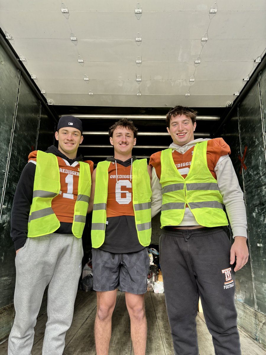 Very Proud of our guys for volunteering at the Thompson’s Food Drive here in Butte today! Great job fellas! A great event that so many people in our community work hard to put on for a great cause! 
#Community
#Family