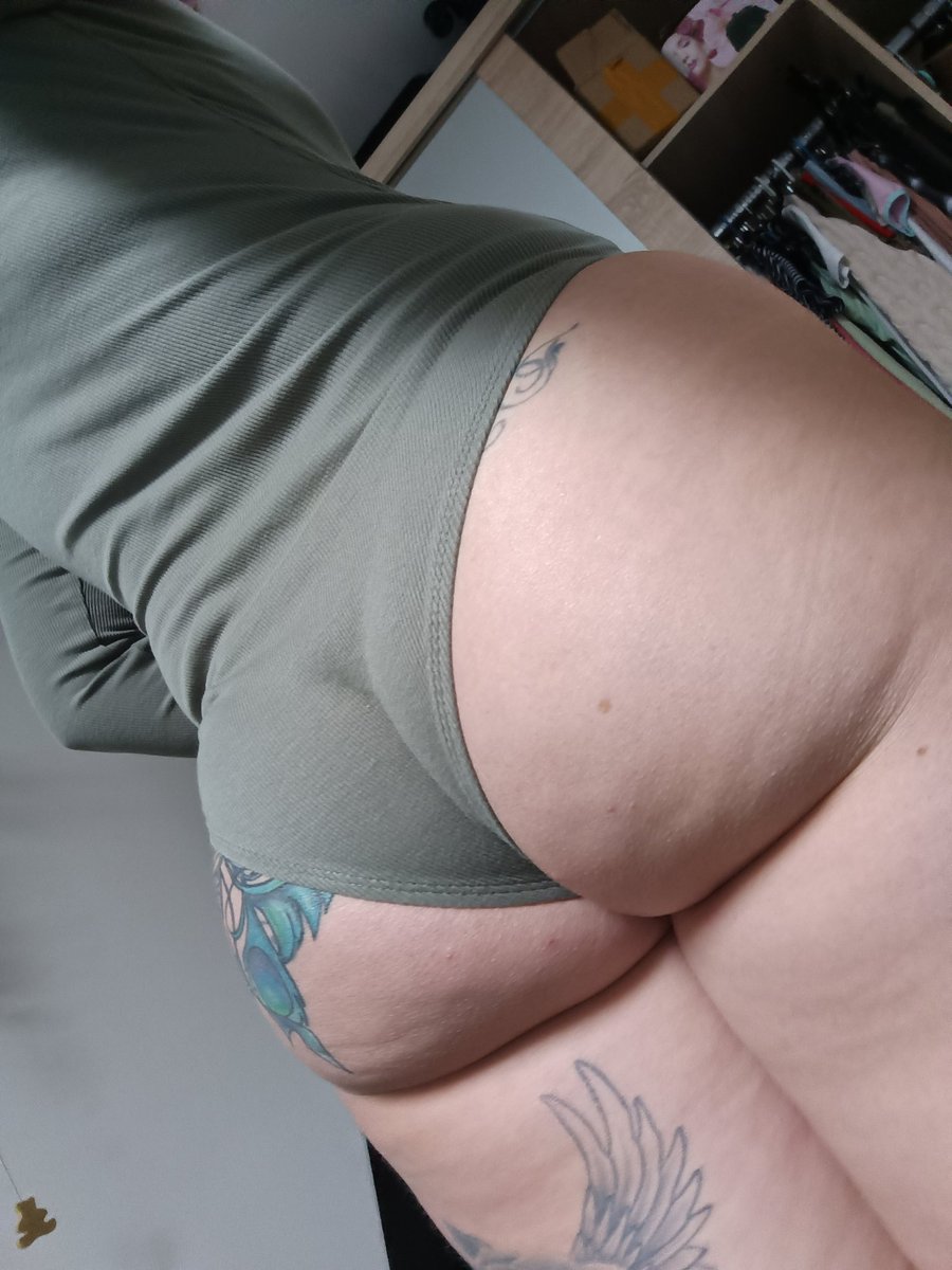 CeeCeeFoxx's tweet photo. Deleting this so heres one last pic before I do so https://t.co/NAPzpDfLa5