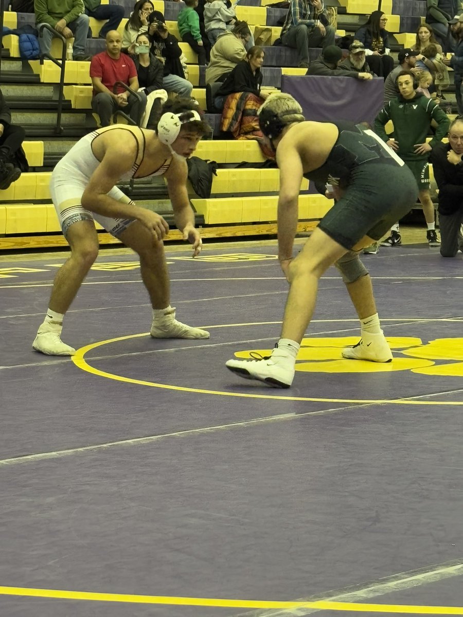 IonaWrestling's tweet photo. The team went 4-1 on the day beating 2 state ranked teams before dropping a near comeback win to Minisink Valley. https://t.co/zRONDKGRtX