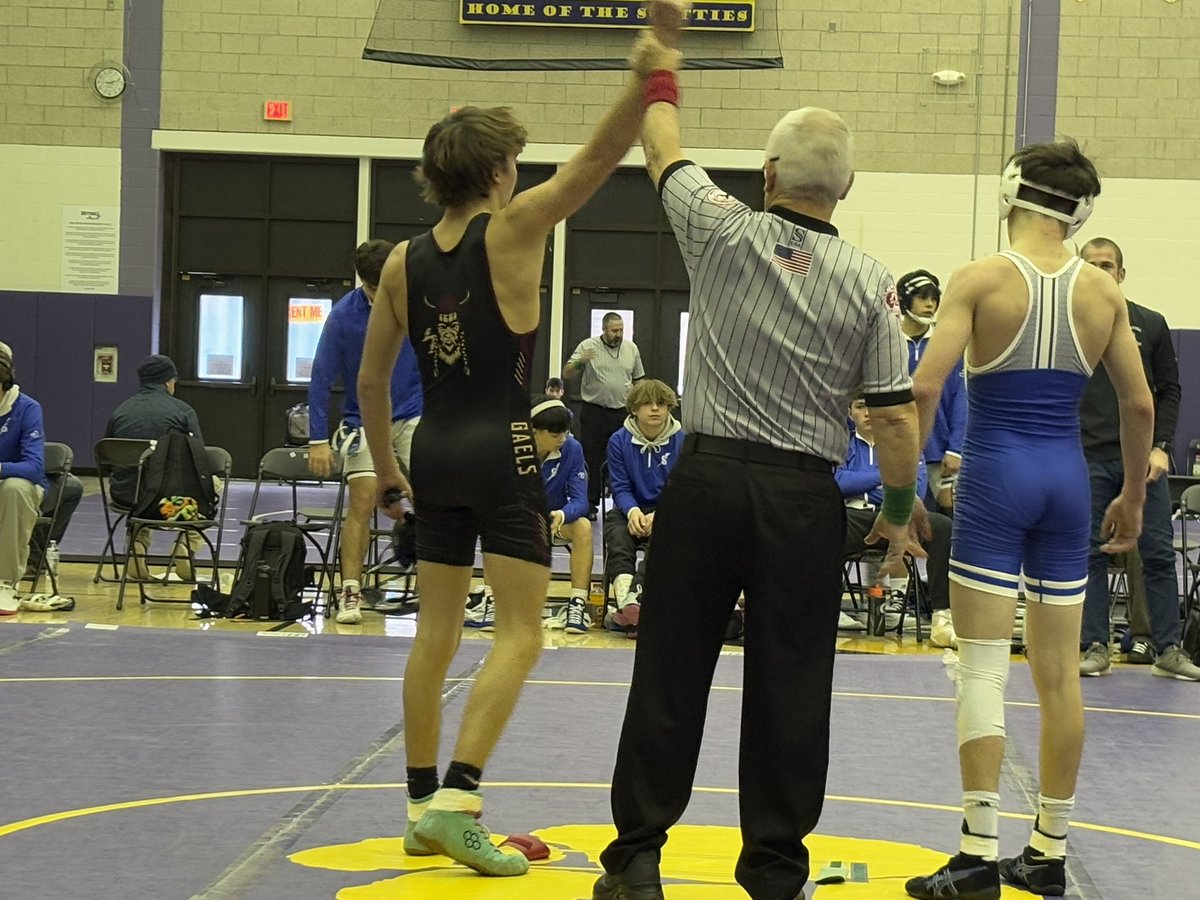IonaWrestling's tweet photo. The team went 4-1 on the day beating 2 state ranked teams before dropping a near comeback win to Minisink Valley. https://t.co/zRONDKGRtX