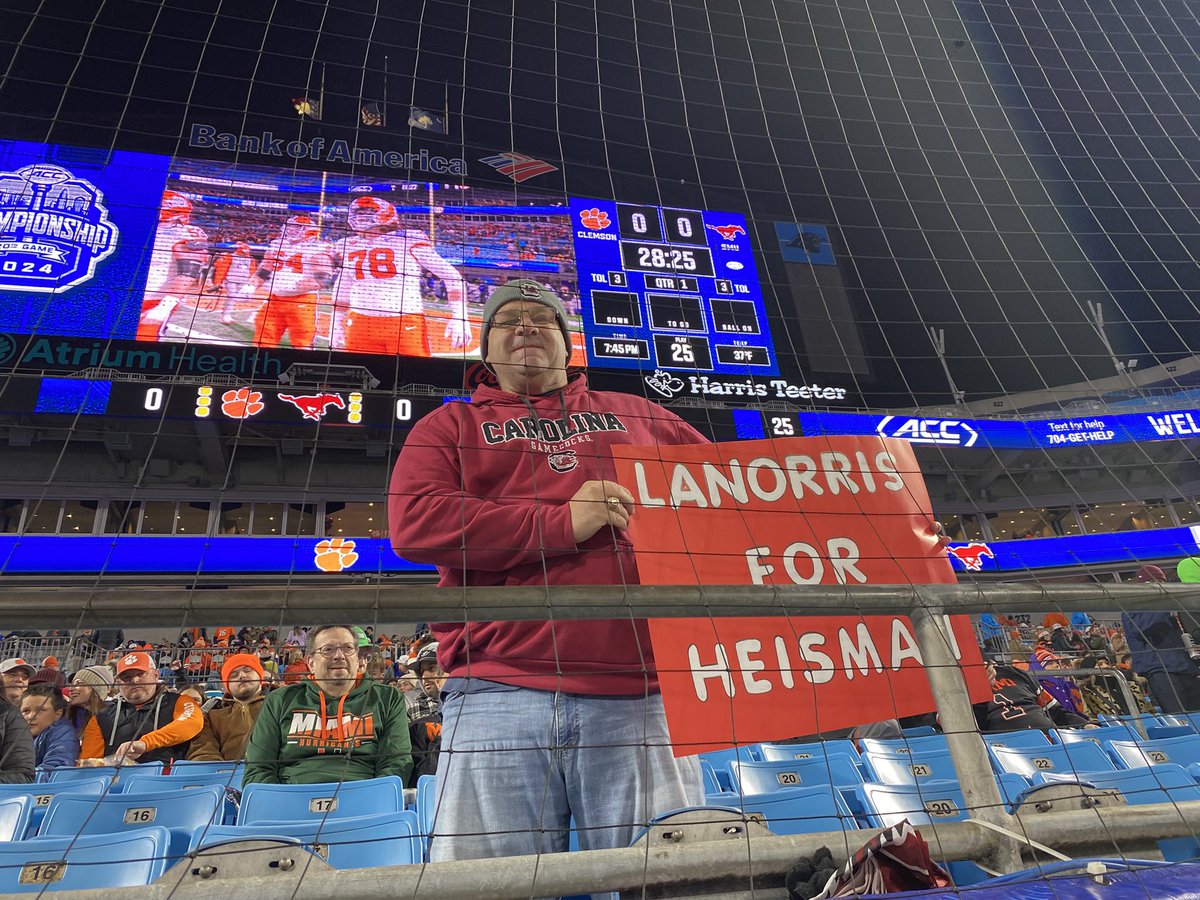 At least one #Gamecock fan has made it to Charlotte and he’s here to spread an agenda - LaNorris Sellers for heisman 

<a href="/abc_columbia/">ABC Columbia</a>