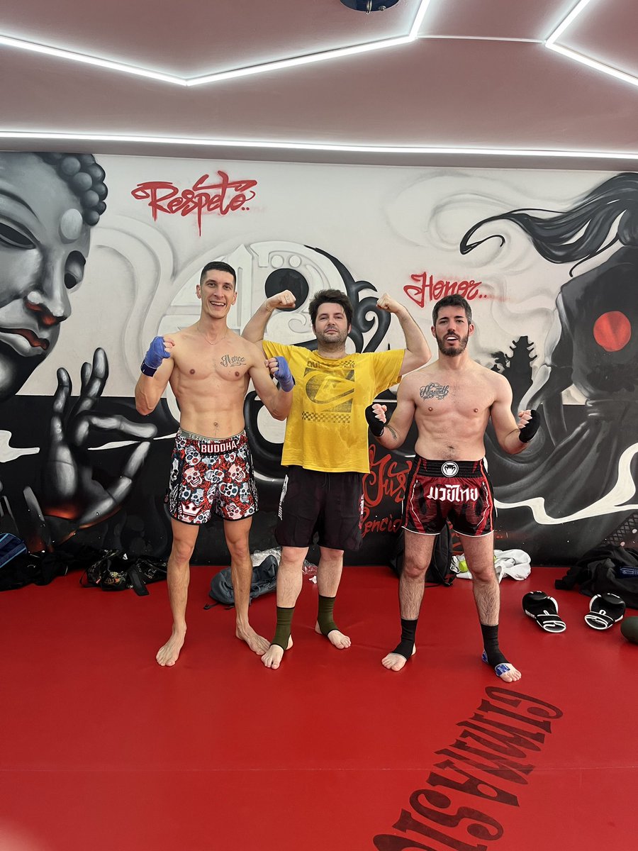 mrfvr's tweet photo. En #Alicante 🥊🔫🌴🌅🕶️ https://t.co/kkkfDx2aOO