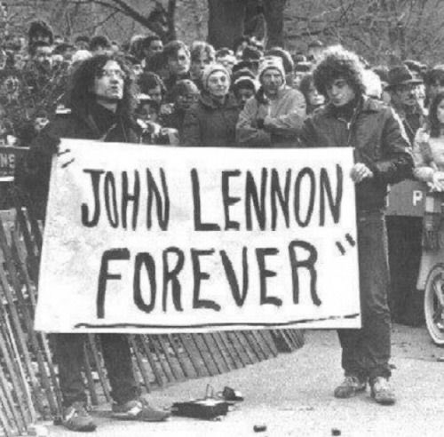 flowersmacca70s's tweet photo. Love is all, Love is you. https://t.co/frr4aaBgAi