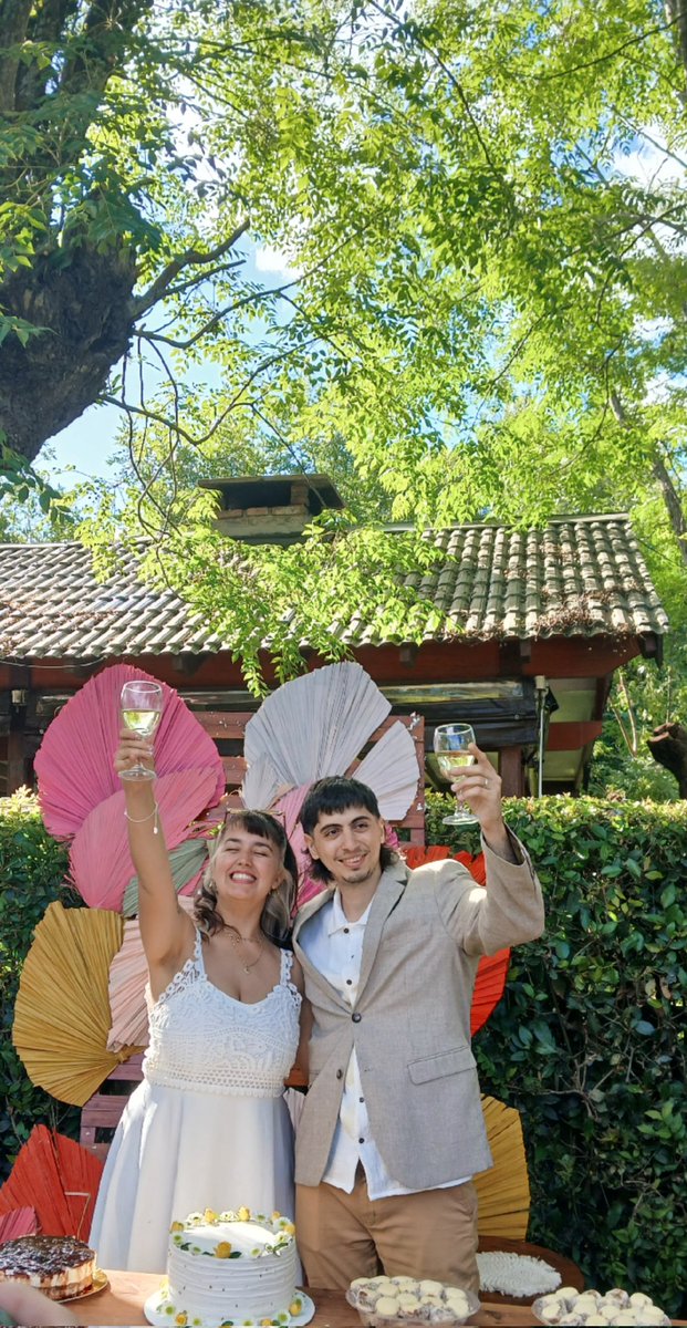 yerbaconyuyito's tweet photo. se casó mi amiga y su brindis fue un manifiesto peronista y obvio #bancamos ✨️ https://t.co/76Unyf37nv
