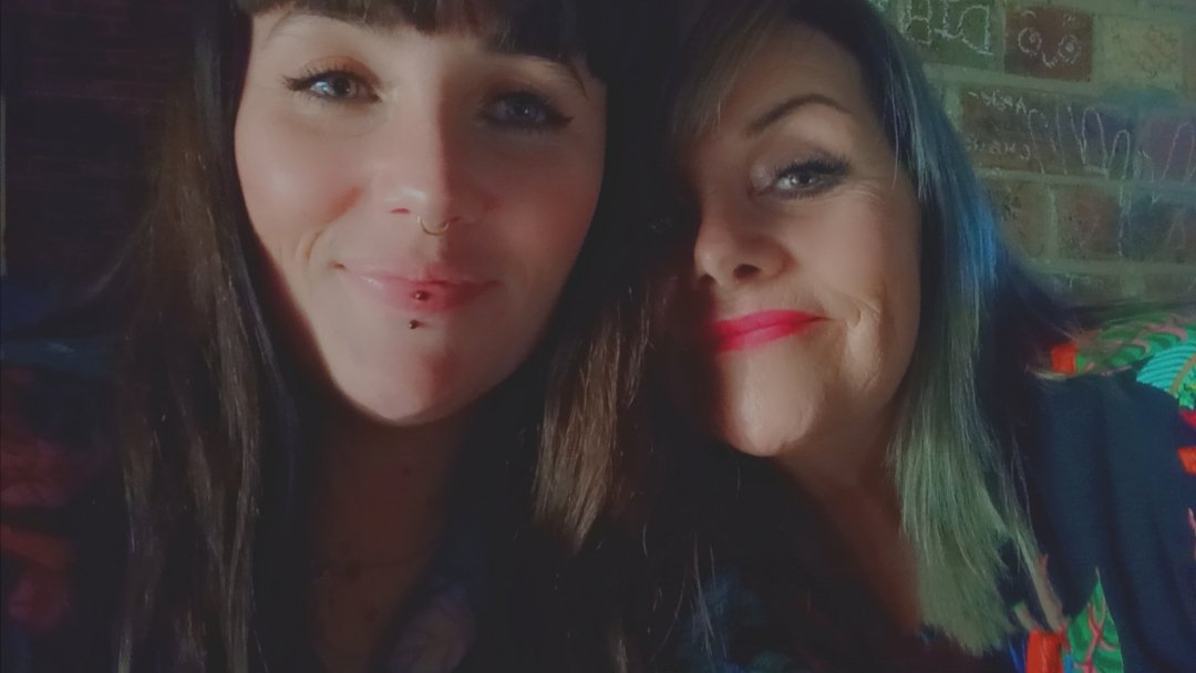 MistressRox666's tweet photo. See little pigs, this is what a decently satisfied domme in a good mood looks like. Want me fully satisfied? Get sending 🤷🫴

Beauty creds to my gorgeous mom ❤️

#paypig #findom #femdom #cashpig #Drainedwallet #wallet #humanATM #domme https://t.co/soJ5p9Uaow