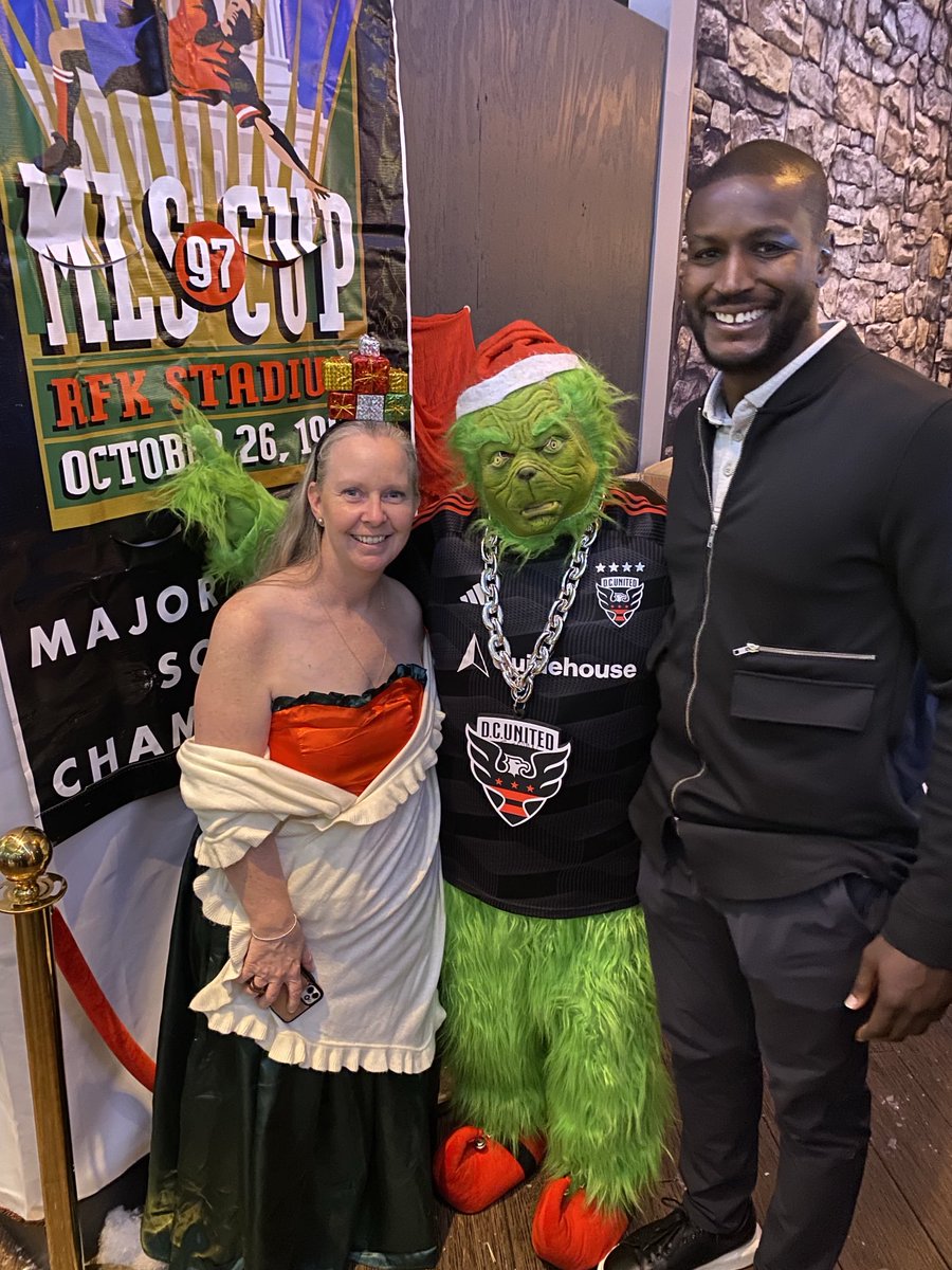Thanks to all the supporters who came out tonight for Toys and Toddies 🎅🏽 

Special thanks to Marco Etcheverry and Bill Hamid for taking time to join the celebrations and help with the silent auction and raffle.

Kudos to Troy and Ally for answering so many questions tonight!