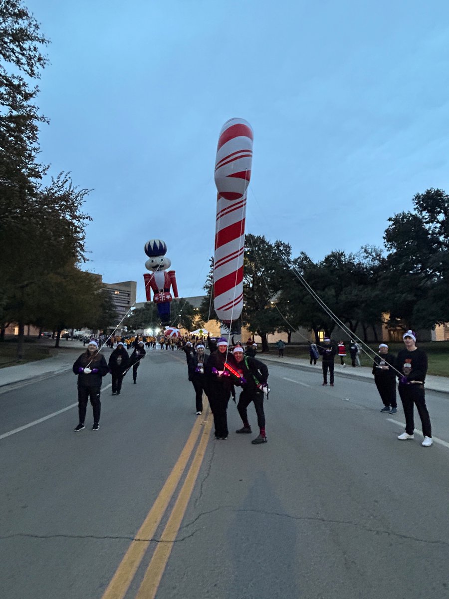 windy_wen_1's tweet photo. That time of year and we ditched the Nutcracker and picked up the Candy Cane 🎄 https://t.co/IG0XHPbHfo