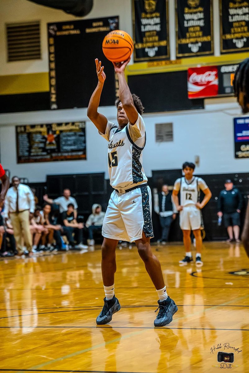 Gee_Stackz22's tweet photo. Call me a groupie, I’m his biggest fan 🥰🤞🏾
D. Howard #Number15 #BHSBobcats 🐯 https://t.co/40XsNvEOpz