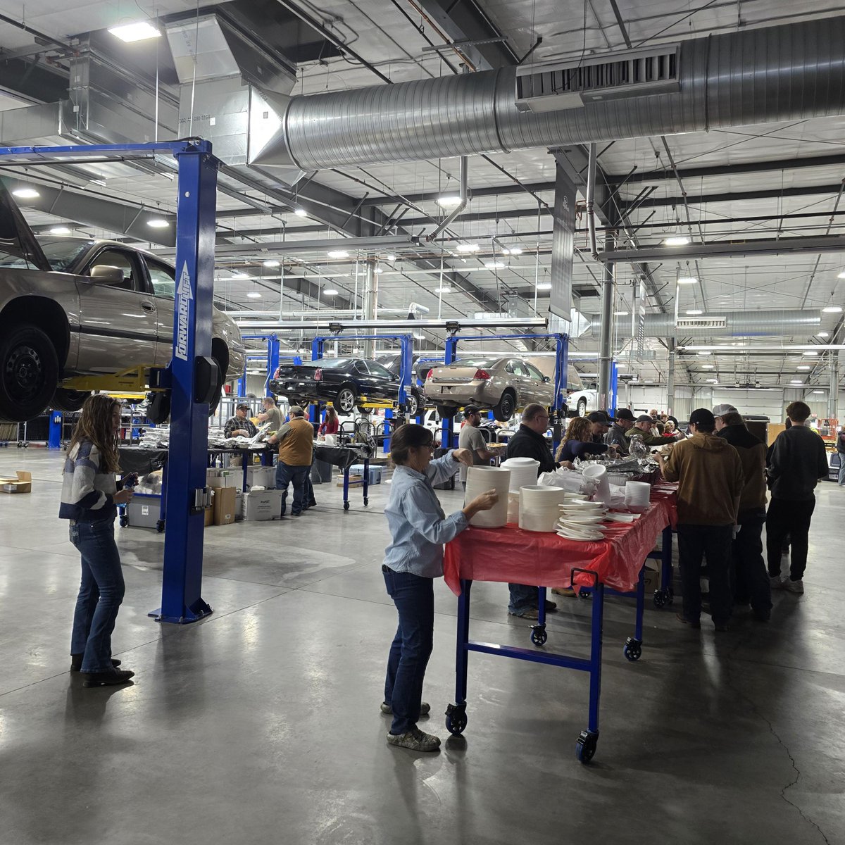 wyotech's tweet photo. WyoTech students and staff, gathered together to celebrate Thanksgiving with one another on Thursday, November 28th. Sending a huge THANK YOU to everyone who made Thanksgiving for our students and staff possible!
#wyotech #skilledtrades #thanksgiving https://t.co/QQT7Vy7Ny8