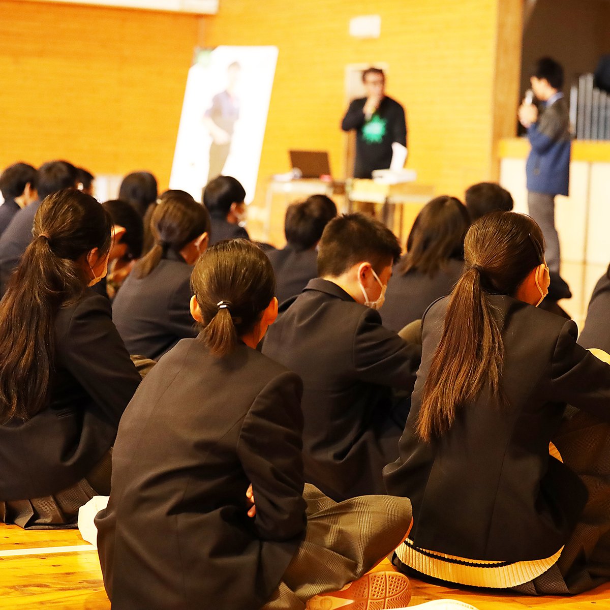 WorldskillsJ's tweet photo. One School One Skill Program!
第47回技能五輪国際大会「ITネットワークシステム管理」職種へ出場した明樂球志選手/トヨタ自動車株式会社が母校/岡山市立竜操中学校を訪問しました!
#WorldSkills #WorldSkillsJapan #技能五輪国際大会 #ITネットワークシステム管理 #ITNetworkSystemsAdministration https://t.co/WtuHEwF9wc