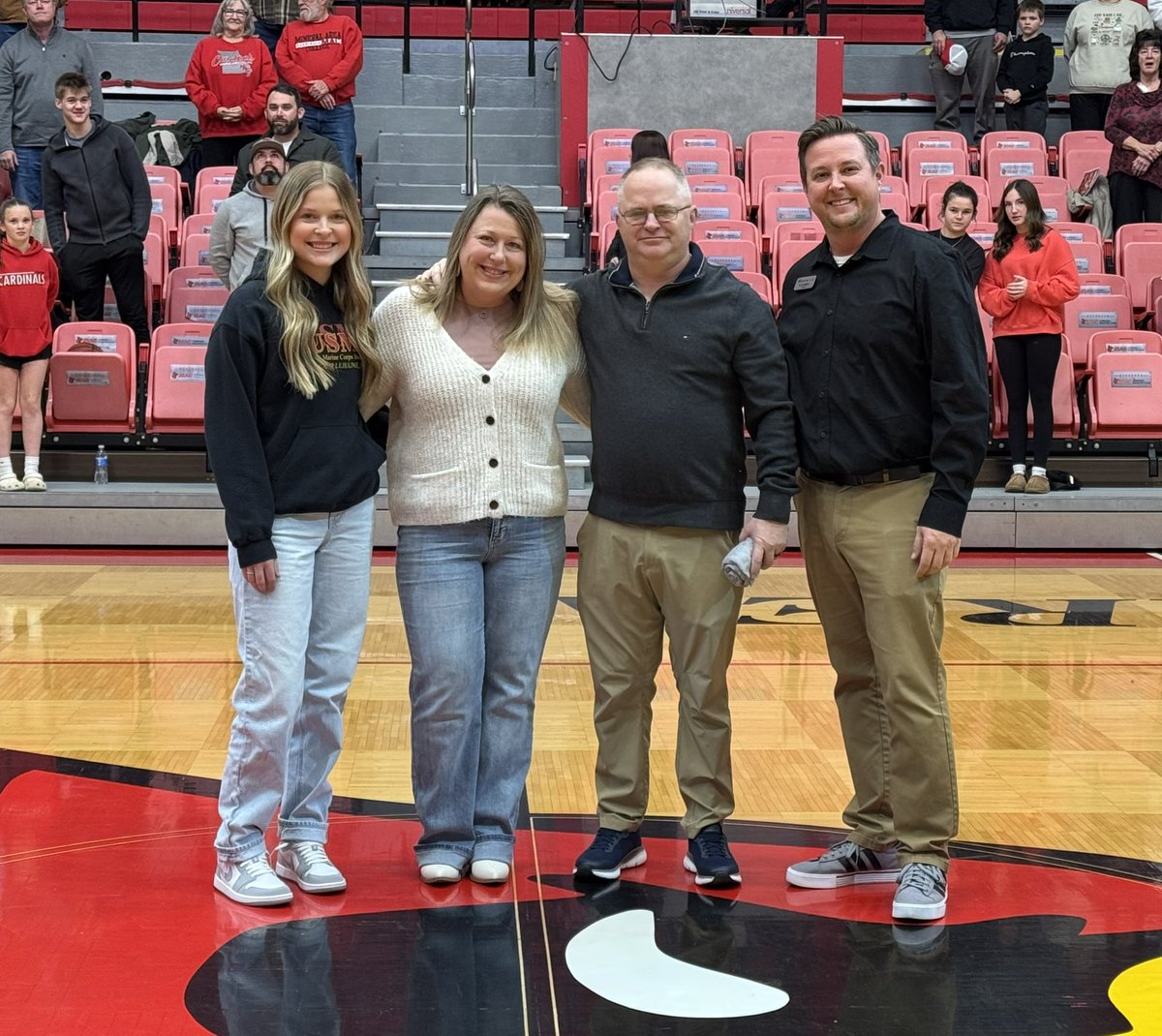 Dr. Joe Gilgour (@mac_president) on Twitter photo Tonight’s <a href="/MineralAreaCC/">Mineral Area College</a> Salute to Service honors Roger Collins (<a href="/USMC/">U.S. Marines</a>), thank you for your service! #Veterans #USA Tonight’s <a href="/MineralAreaCC/">Mineral Area College</a> Salute to Service honors Roger Collins (<a href="/USMC/">U.S. Marines</a>), thank you for your service! #Veterans #USA