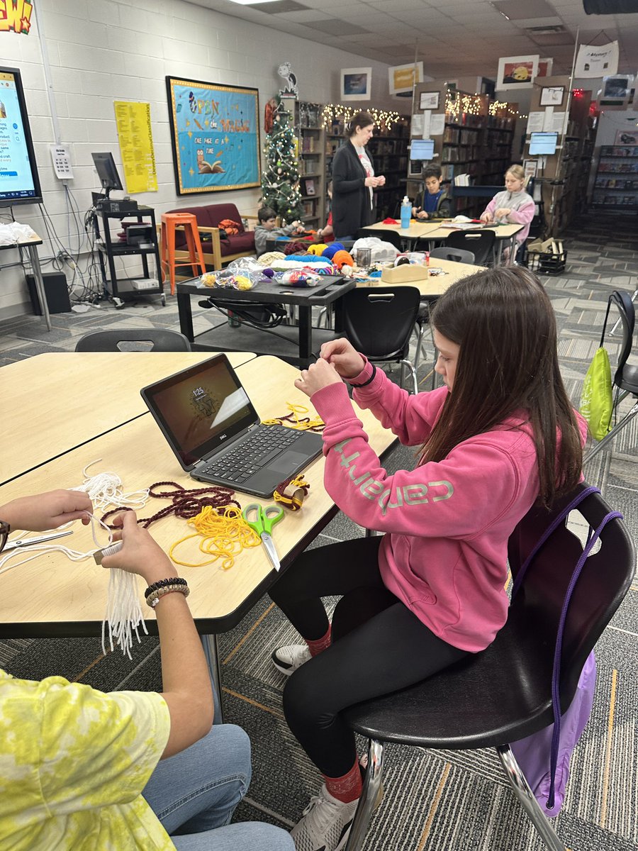 KNMS Library tweet media