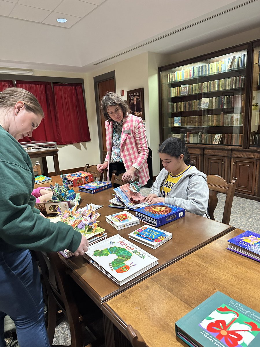 KNMS Library tweet media