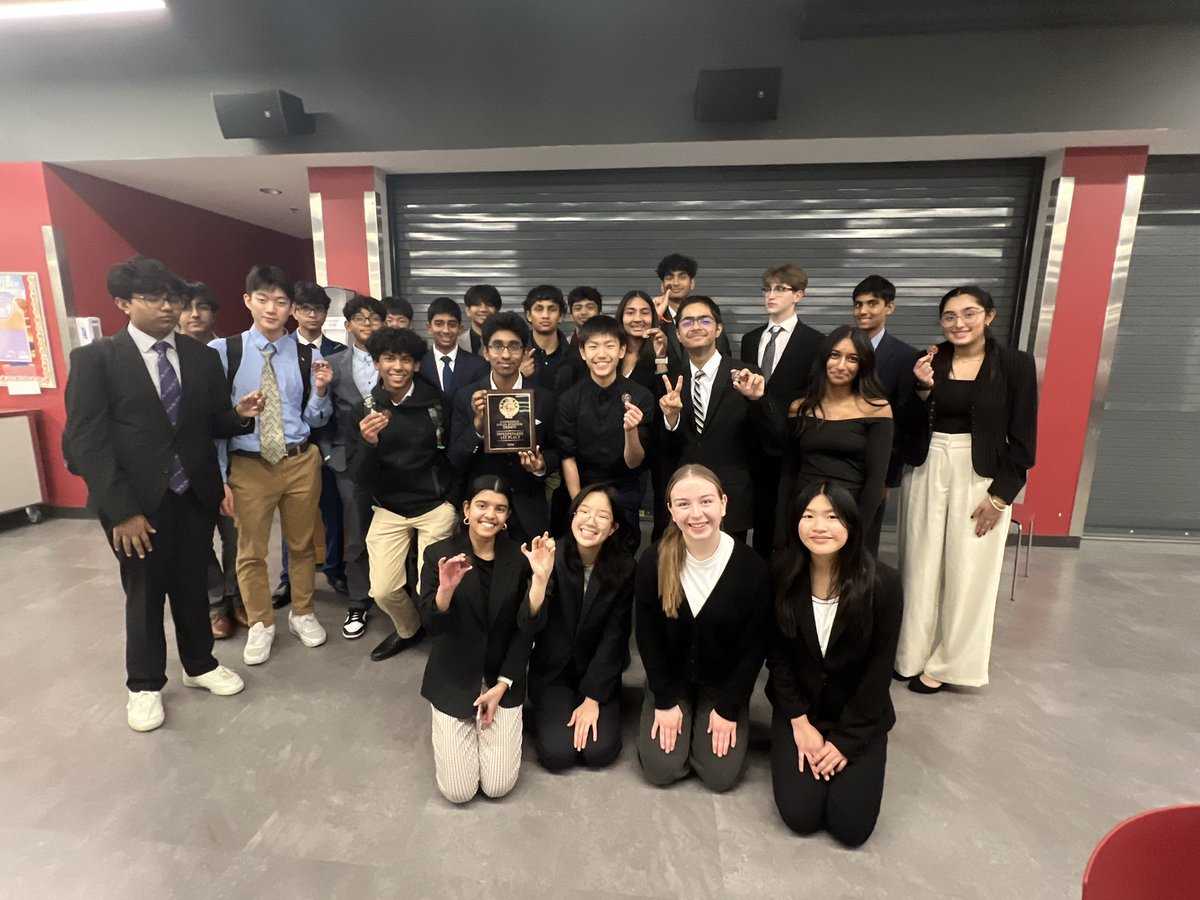 BVWestDebate's tweet photo. A big weekend for the Jaguars! Results from Lawrence:

Team wins 1st in sweeps!
Alex/Adi - Quarters DCI
Grace/Ananya - Semis DCI
Pranjal/Andrew - 2nd JV
Prashika/Oishee - 3rd JV
Kate/Aashi - 6th JV
Ahaan/Shreyas - 7th JV
Jonathan/Addy - 8th JV
@westjags https://t.co/38WiiSurWS