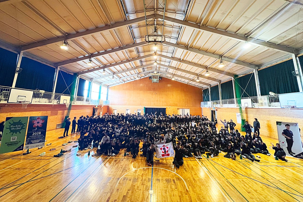 WorldskillsJ's tweet photo. One School One Skill Program!
第47回技能五輪国際大会「ITネットワークシステム管理」職種へ出場した明樂球志選手/トヨタ自動車株式会社が母校/岡山市立竜操中学校を訪問しました!
#WorldSkills #WorldSkillsJapan #技能五輪国際大会 #ITネットワークシステム管理 #ITNetworkSystemsAdministration https://t.co/bSYPRyhUsu