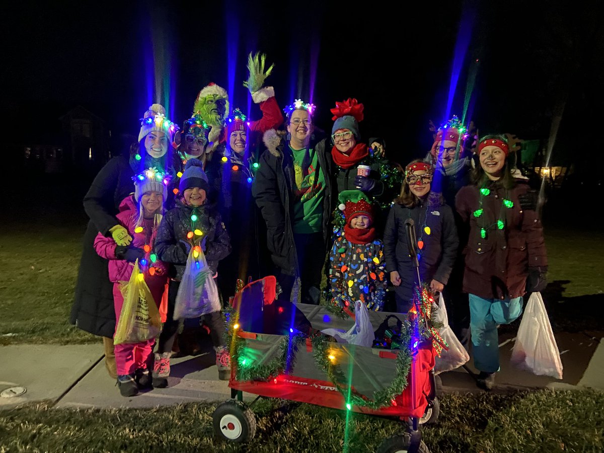 ClintonPreschoo's tweet image. Happy Holidays from CCS! 🎄🎄Village of Clinton Christmas Parade! @ClintonPreschoo @CCSredwolves