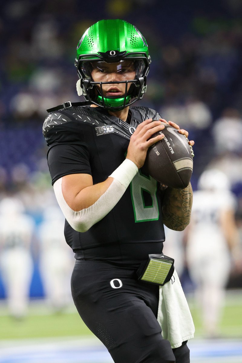 oregonfootball's tweet photo. We ready. #GoDucks https://t.co/G1UINpMQ5v