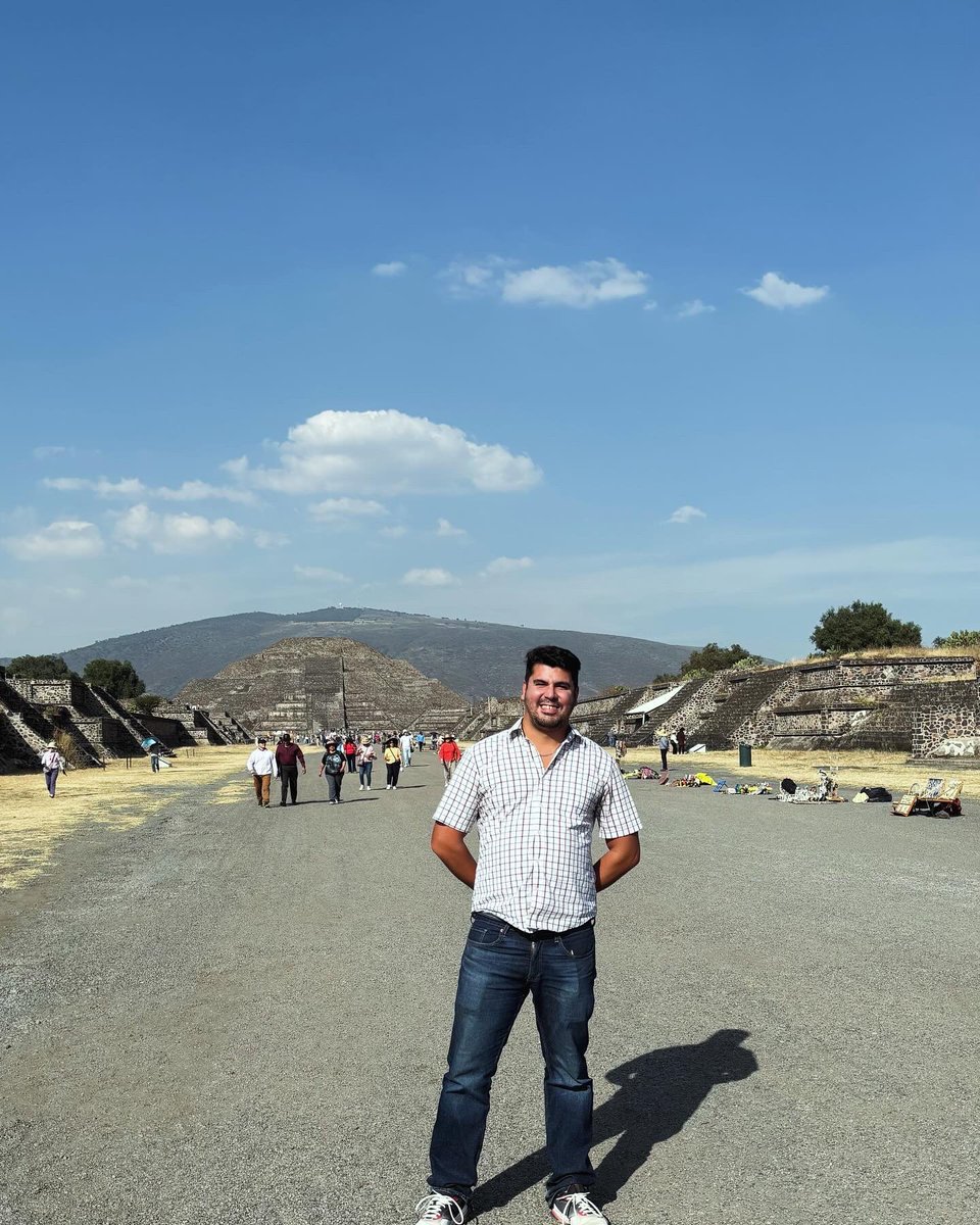 SMolinaVnzla's tweet photo. Preservar las pirámides del imperio Azteca en Teotihuacán representa la necesidad de proteger nuestras raíces prehispánicas. 

Este imperio fue claramente unos de los grandes corazones y contribuyentes de las Americas. 🇲🇽🌎

#piramidedelsol #piramidelaluna #Teotihuacan #Mexico #prehispanic #Azteca