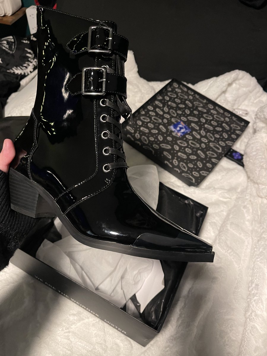 ♱ 🕯️𝕿𝖍𝖊 𝕸𝖆𝖏𝖔𝖗 🕯️ ♱ tweet media