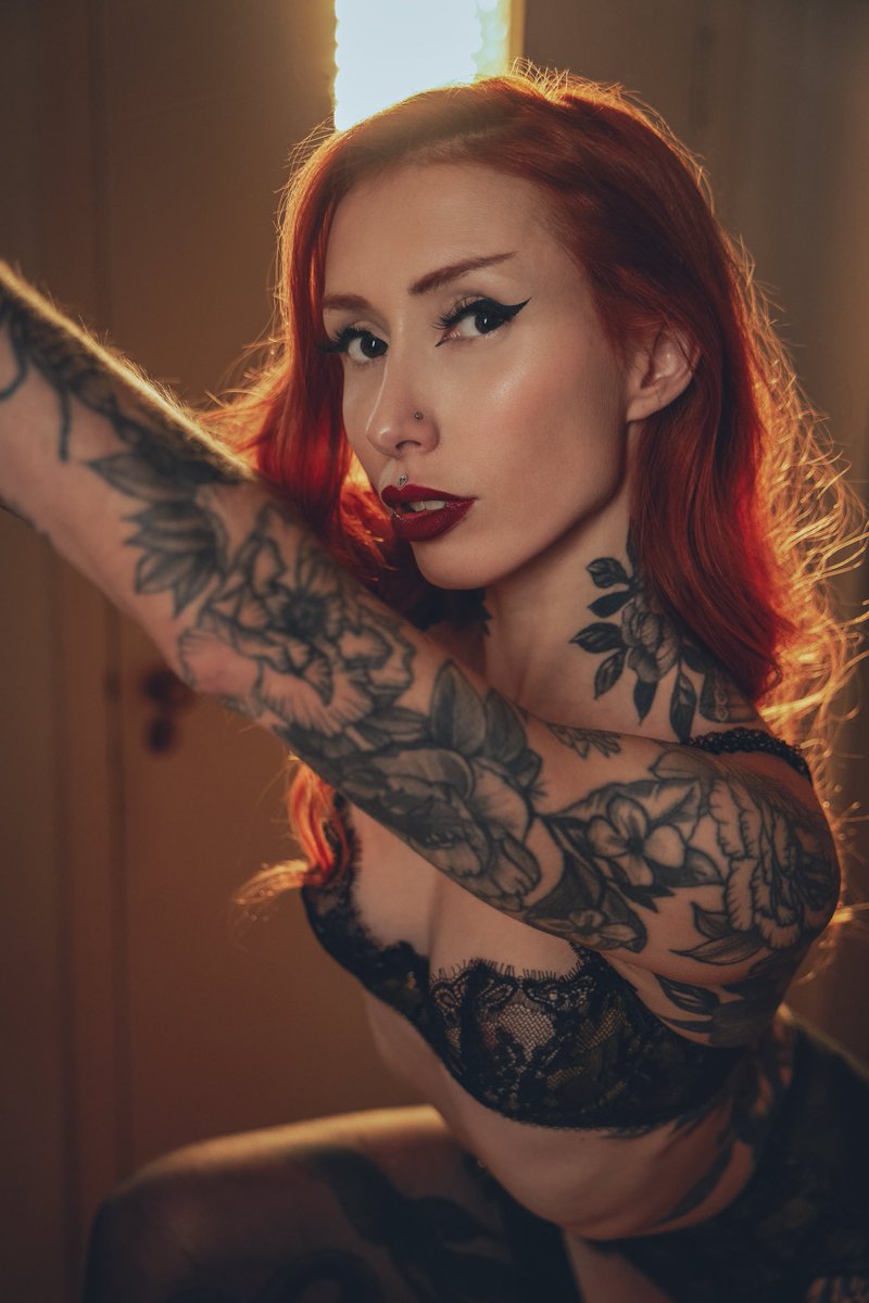 goddess_lauraaa's tweet photo. Get trapped in my eyes🥵

#bdsm #findom #slave #paypig #femdom #kink #fetish #findomslaves #goddess #money #slut https://t.co/j7OLYugYHG