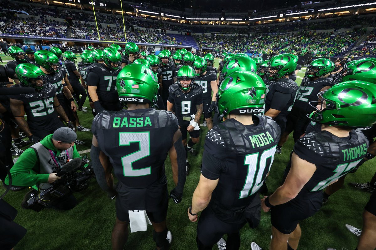 Showtime.

The 2024 Big Ten Championship Game is underway on CBS.

#GoDucks