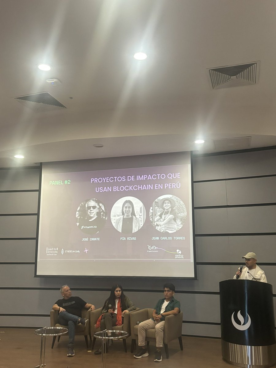 yamiyami_eth's tweet image. #Devcon en Lima
Me quedo con esta frase: La blockchain humaniza 
@CriptoCuriosas @cryptoamigoslat @EthereumLima 
@piarivaslozada @ChicoPlantas